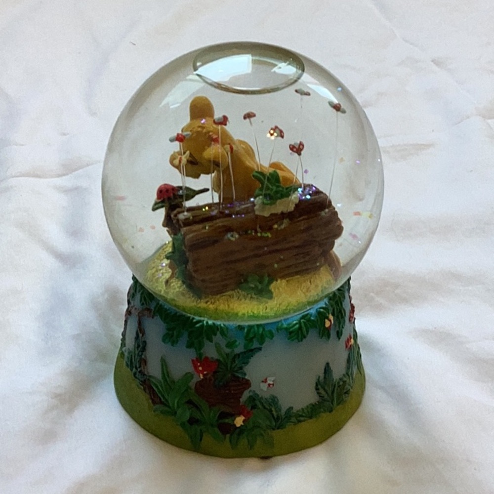 Lion King Snow Globe with Simba and Nala - Picture 4 of 8